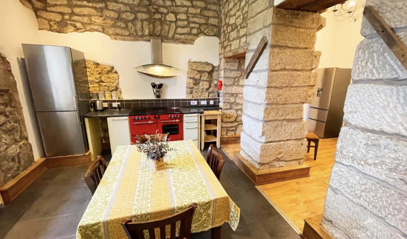 Catcune Castle — Stone kitchen