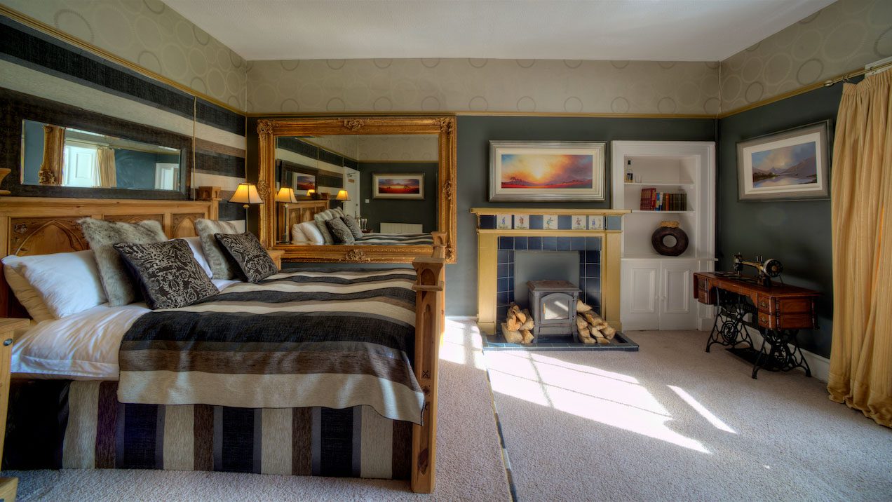 Harvieston Hall, principal bedroom